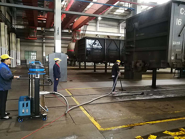 灰尘、碎屑颗粒等物质